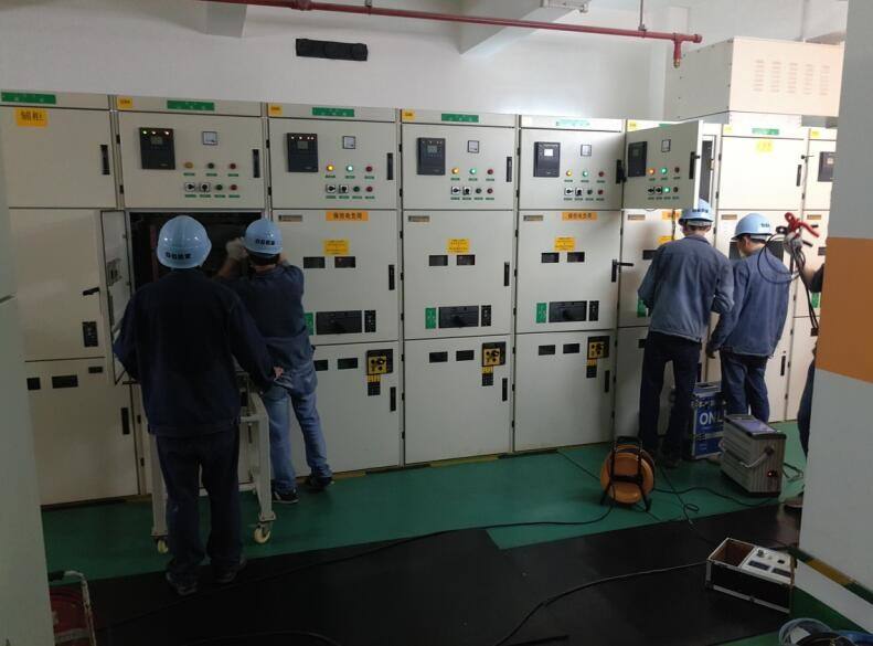 寫字樓配電房出現(xiàn)故障，突然停電導(dǎo)致員工的工作進度丟失